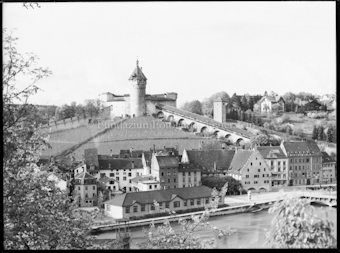 Munot über den Rhein fotografiert