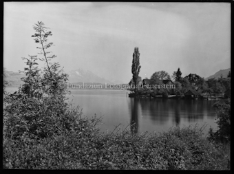 Voralpensee im Hintergrund Pilatus