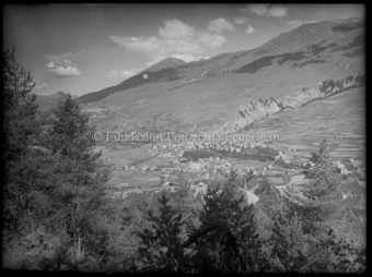 Scuol von Weg Avrona aus