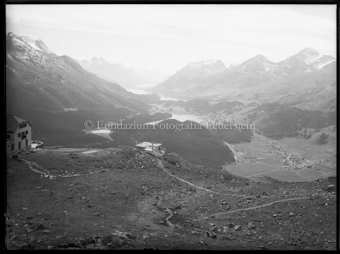 Blick von Muottas Muragl auf Maloja