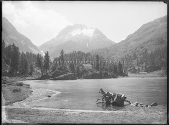 Cavalatschasee, Hütte in der Mitte