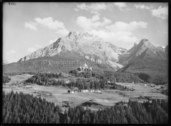 Schloss Tarasp von Station Ftan aus