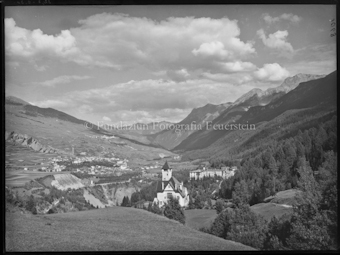 Blick von Vulpera auf Scuol und Sent
