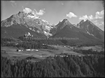 Schloss Tarasp von Station Ftan mit Pisocgruppe