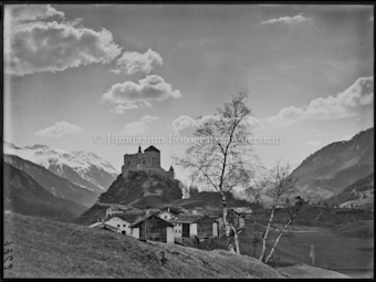 Schloss Tarasp von Kreuzberg aus
