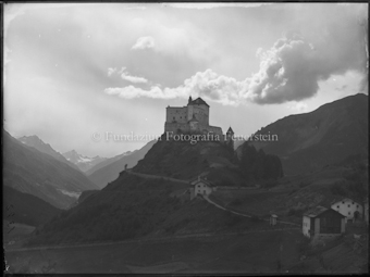Schloss Tarasp Abendstimmung