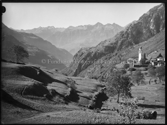 Bergell, Soglio mit Blick gegen Chiavenna