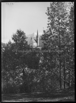 Kirche in Scuol von Guraina aus