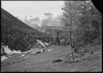Parkhütte Varusch mit Piz Kesch