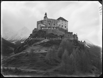 Schloss Tarasp gross, alte Aufnahmen