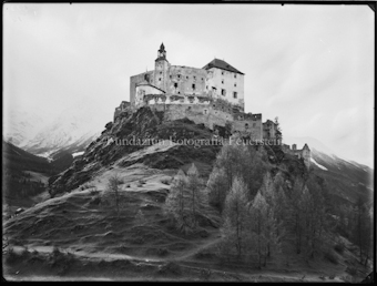 Schloss Tarasp gross, alte Aufnahmen