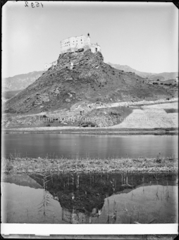 Schloss Tarasp, mit Reflex, alte Aufnahmen