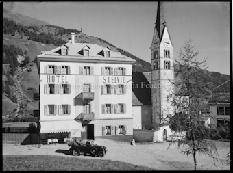 St. Maria, Münstertal, Hotel Stelvio mit Kirche