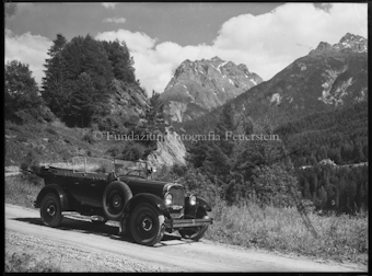 Auto von Nägeli mit Lischana 