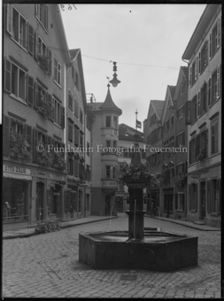 Platz, Brunnen gegen Untergasse