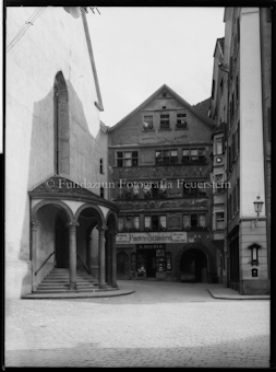 Chur Martinsplatz mit Papeterie Blumer