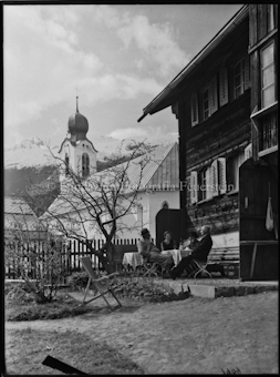 Kirche in Brigels mit Boner