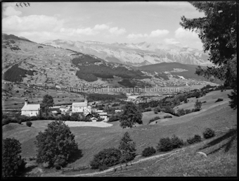 Seewis Oberland, zwei Kirchen links