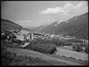 Engadinerhof Hotel mit Scuol und Sent