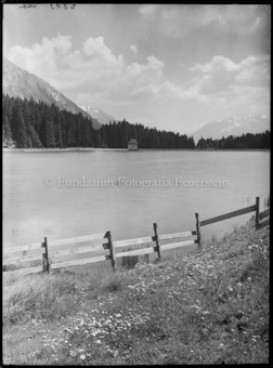 Lenzerheide mit Zaun im Vordergrund