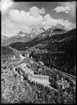 Kurhaus Tarasp mit Vulpera schöne Wolken