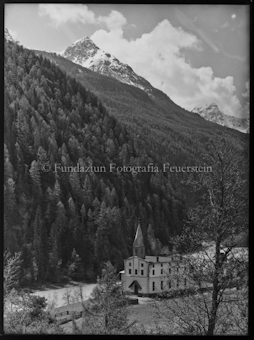 Martinsbruck Kirche mit Landschaft