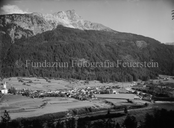 Andeer, mit Piz Vizan