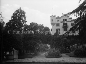 Andeer, Hotel Fravi mit Park