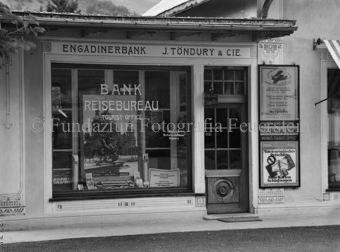 Engadinerbank Töndury, Vulpera, Schaufenster