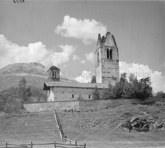 Celerina, Kirche San Gian, im Sommer