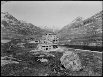 Bernina Hospiz, Blick gegen Pontresina