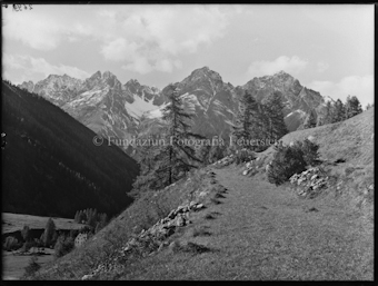 S-charl, Blick gegen die Pisocgruppe