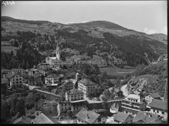 Tiefencastel Dorf von der Bahnlinie aus