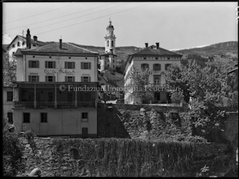 Tiefencastel beide Hotels gross