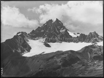 Sommer Zuoz, Blick von Belvair auf Keschnadel