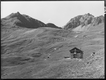 Silvrettahütte Sommer mit Piz Cotschen und Minschun