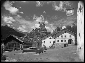 Schloss Tarasp mit Sparsels / Clus Längschild