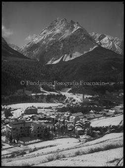 Scuol, Dorfansicht von oben
