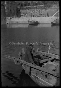 Fischerboot in einem Adriahafen