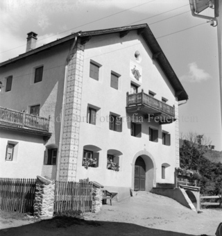 Holzbalkon, Holzzaun, Bezeichnung Hülle: Guarda, neue Aufnahmen