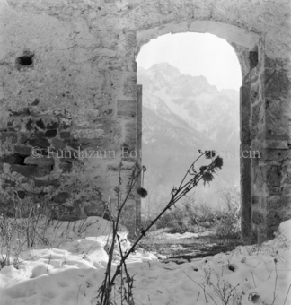 Schnee im Hof, Bezeichnung Hülle: Sent, Winter, 1948