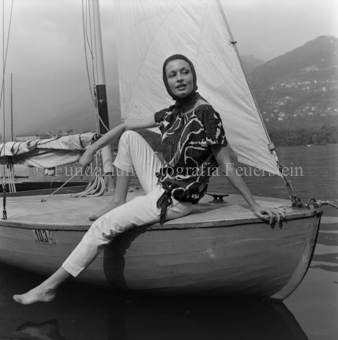 sitzt auf dem Bug, Lugano, Bezeichnung Hülle: Tessin 1946