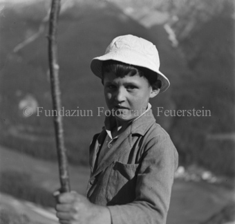Jon Feuerstein, Bezeichnung Hülle: Bauern, Alltag, Brauchtum, Engadiner Trachten, Typen