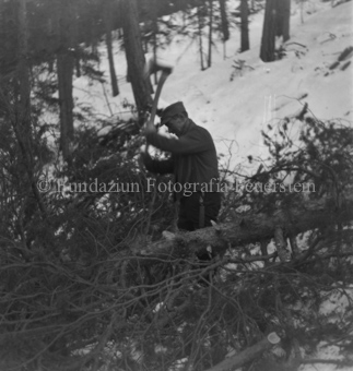 Bezeichnung Hülle: Bauern, Alltag, Brauchtum, Holzarbeiten im Winter