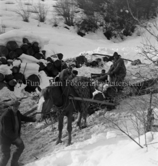 Bezeichnung Hülle: Bauern, Alltag, Brauchtum, Holzarbeiten im Winter