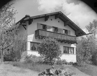 Haus Töna Taisch, aus Garten fotografiert