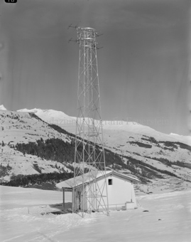 UKW-Sender Tarasp und Häuschen, Schnee