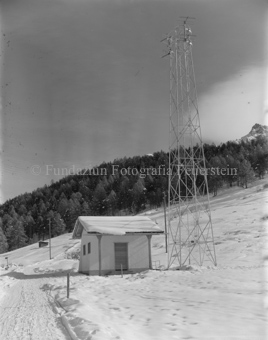 UKW-Sender Tarasp und Häuschen, Schnee