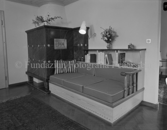 Haus Claudin Vital, Sofa neben Kachelofen
