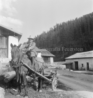 Serie: Nationalpark, Arvenwald, Bezeichnung Hülle: Nationalpark, Nationalpark Arvenwald mit Personen, Val Mingèr; Nationalpark Til Rieser